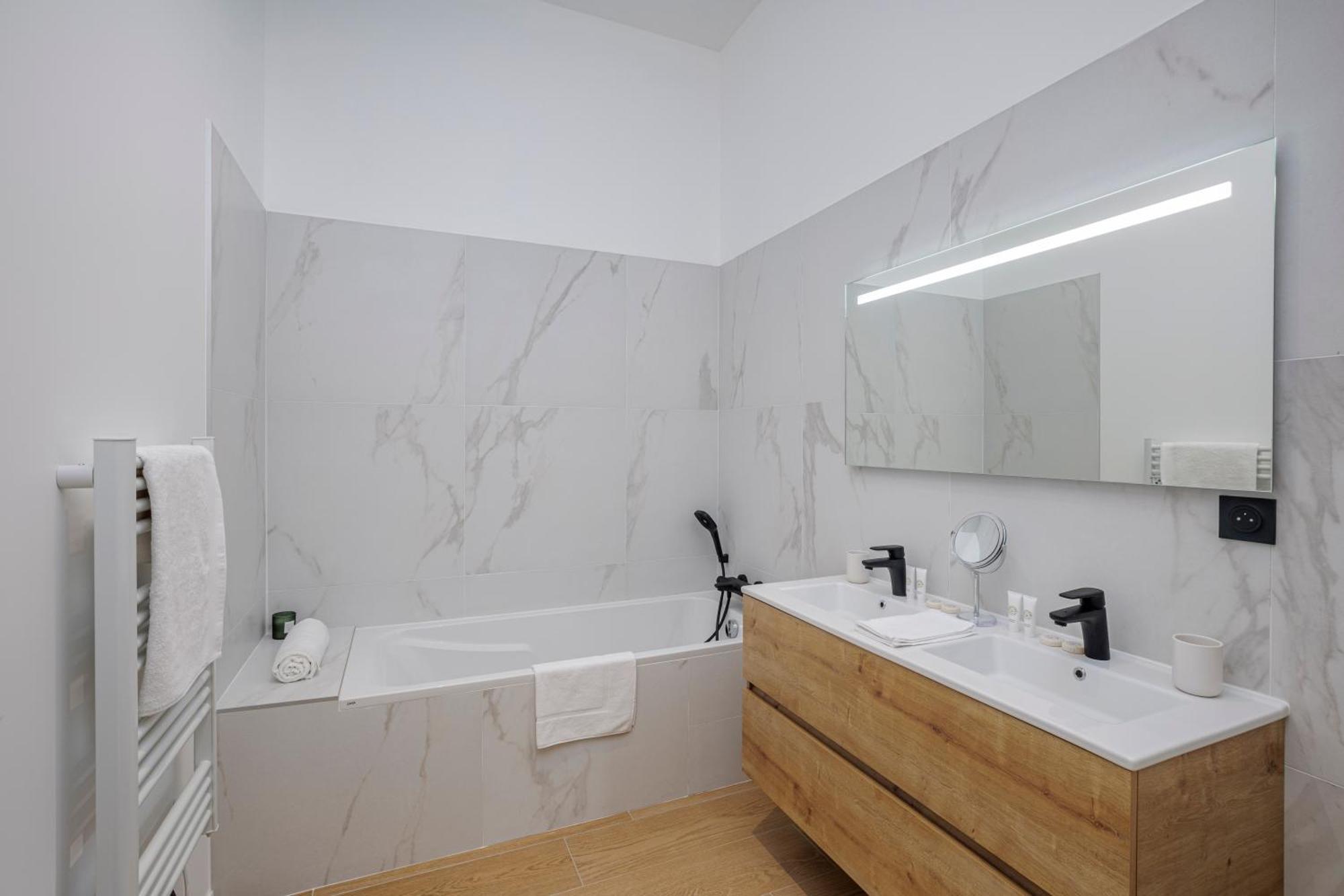 Vourles 1 - Grand Appartement Spacieux Dans Un Chateau Du 17Eme Siecle, A 15Min De Lyon מראה חיצוני תמונה